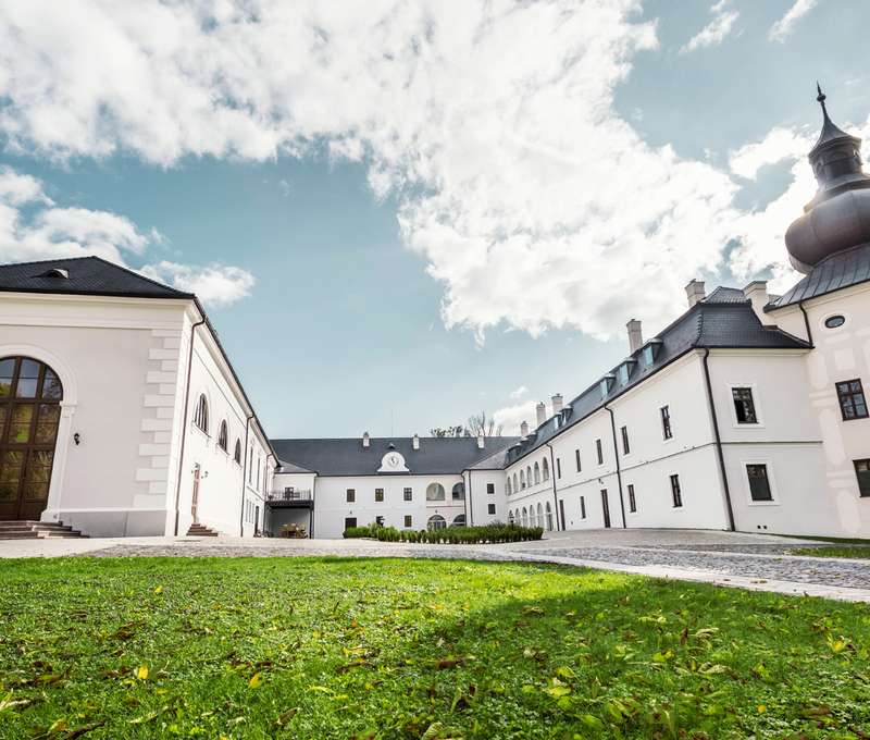 Kaštieľ Château Appony**** obklopuje krásny anglický park