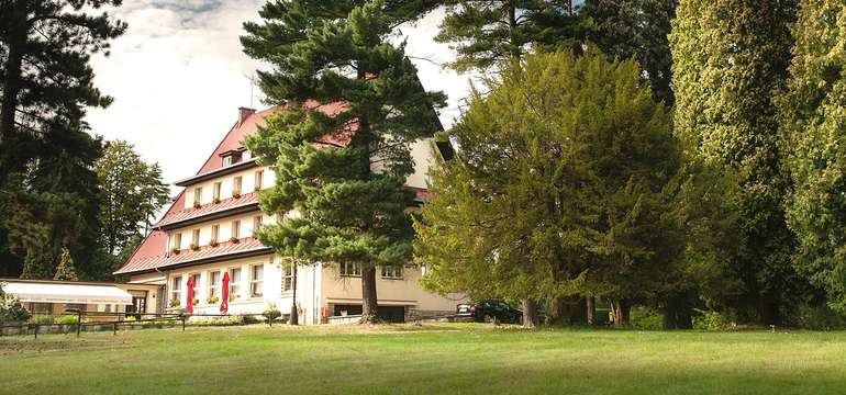 Parkhotel Skalní město v krásné krajině Prachovských skal