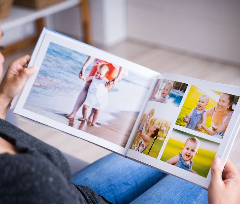 Vďaka fotoknihe sa o najmilšie spomienky môžete podeliť aj s blízkymi (ilustračné foto)