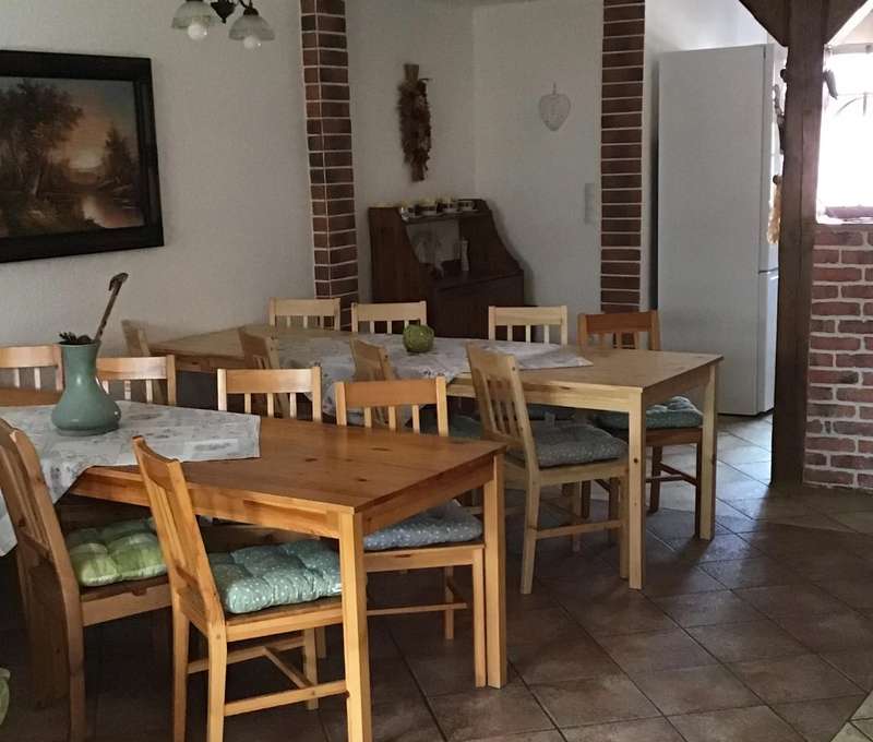 Veľká obývacia izba prepojená s kuchyňou