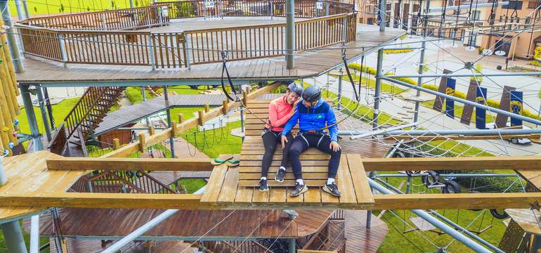 Dobrodružný lanový park Kristály Torony si užijú deti aj dospelí
