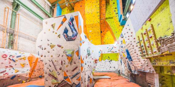 Lezecký zážitok pre dospelých aj deti v najväčšom lezeckom centre na východe T2 Boulder Arena/Košice