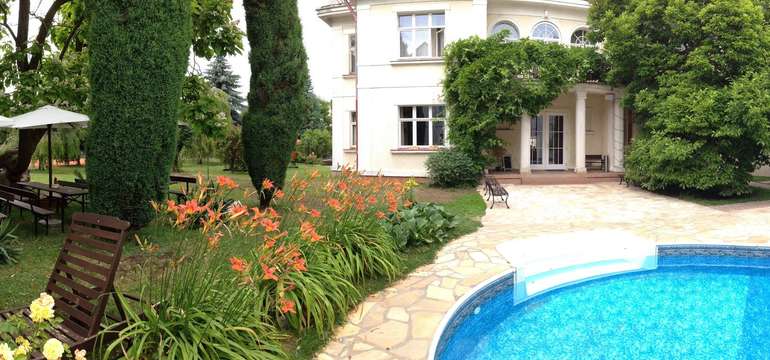Hotel Marie-Luisa sa nachádza vo vilovej štvrti Prahe