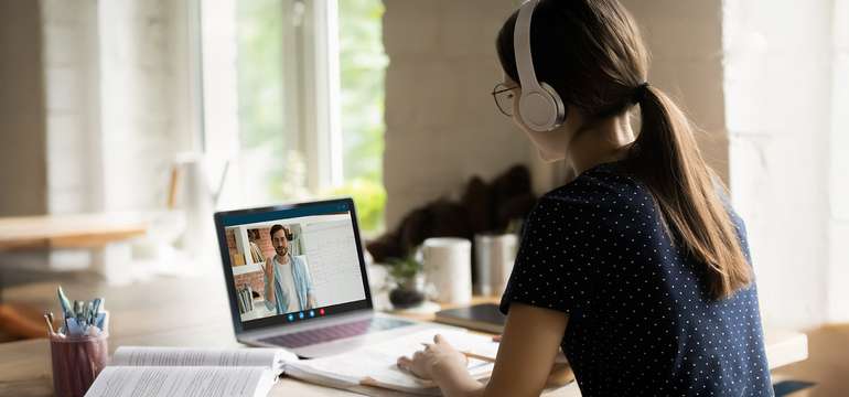Online kurzy angličtiny s Oxford Language Club s certifikátom