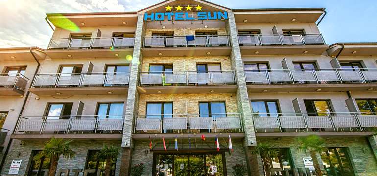 Hotel Sun**** je moderný hotel na brehu Slnečných jazier v Senci
