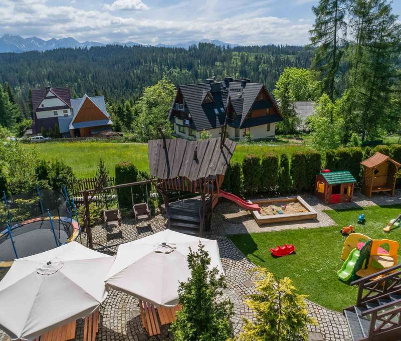 Záhrada Willy Roztoka v poľskej Bukovine Tatranskej je ideálnym miestom na relax