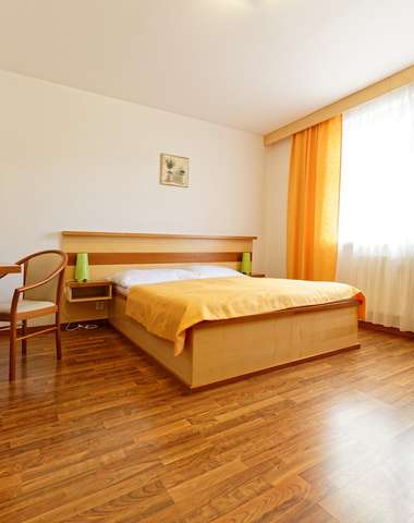 Priestranný apartmán v hoteli Lavanda*** v Prahe
