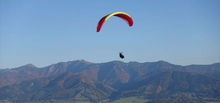 Výška letu 400 m až 950 m (podľa varinatu)