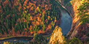 Na brehu rieky Dunajec stojí Penzión pod Troma Korunami