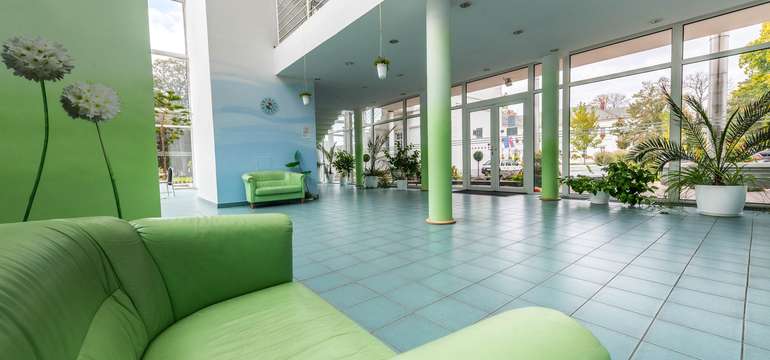  Hotel Granit Piešťany - kúpeľný ústav F. E. Scherera