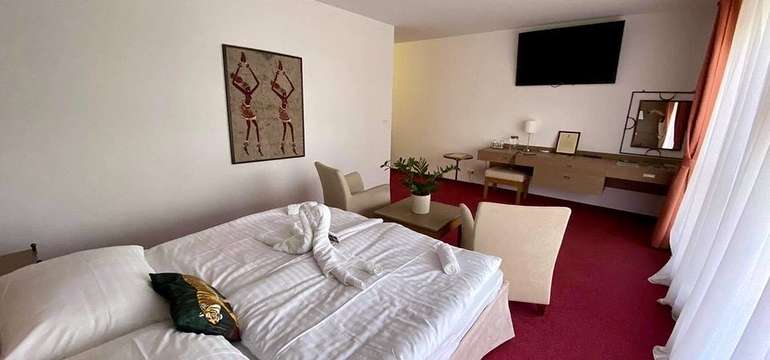 Ubytovanie v dvojlôžkovej izbe, apartmáne Deluxe alebo rodinnom apartmáne Royal