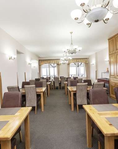 V hotelové restauraci se dočkáte nejen skvělého jídla ale i příjemného posezení 