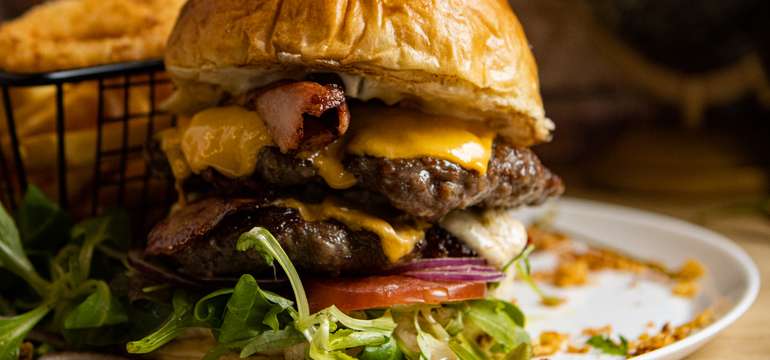 Burger plný kvalitných surovín v La Chef