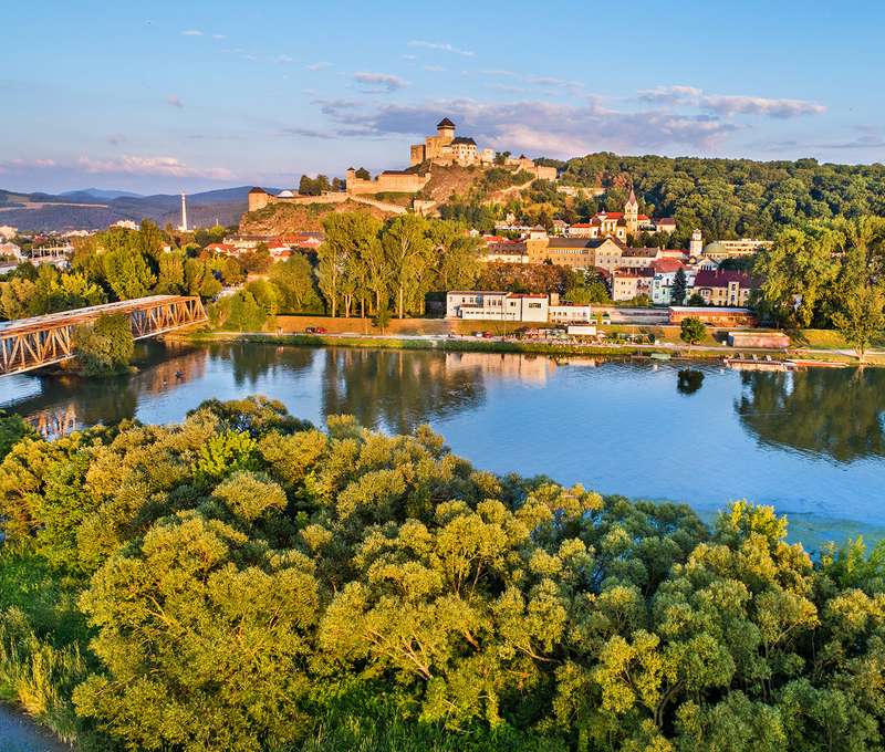 Trenčiansky hrad medzi najrozsiahlejšie hrady v Európe - navšetívte ho počas pobytu