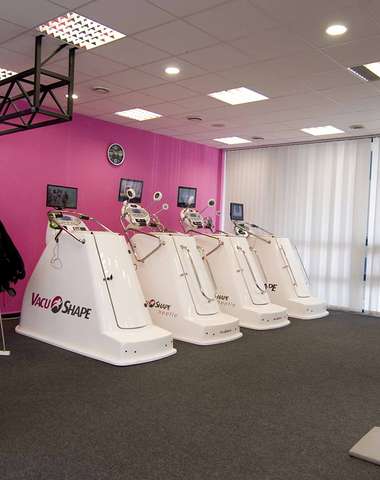 Vacushape je vákuový prístroj s podtlakovou kabínou