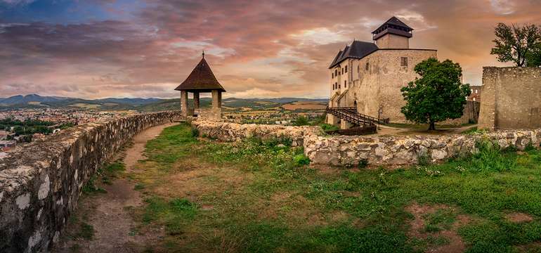Neobmedzený wellness pobyt priamo pod trenčianskym hradom v GRAND hoteli***+