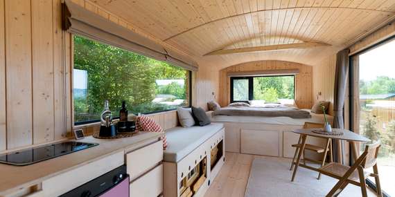 Apiatti Bee Farm v srdci Gemera - jedinečný glamping nad včelími úľmi/Betliar