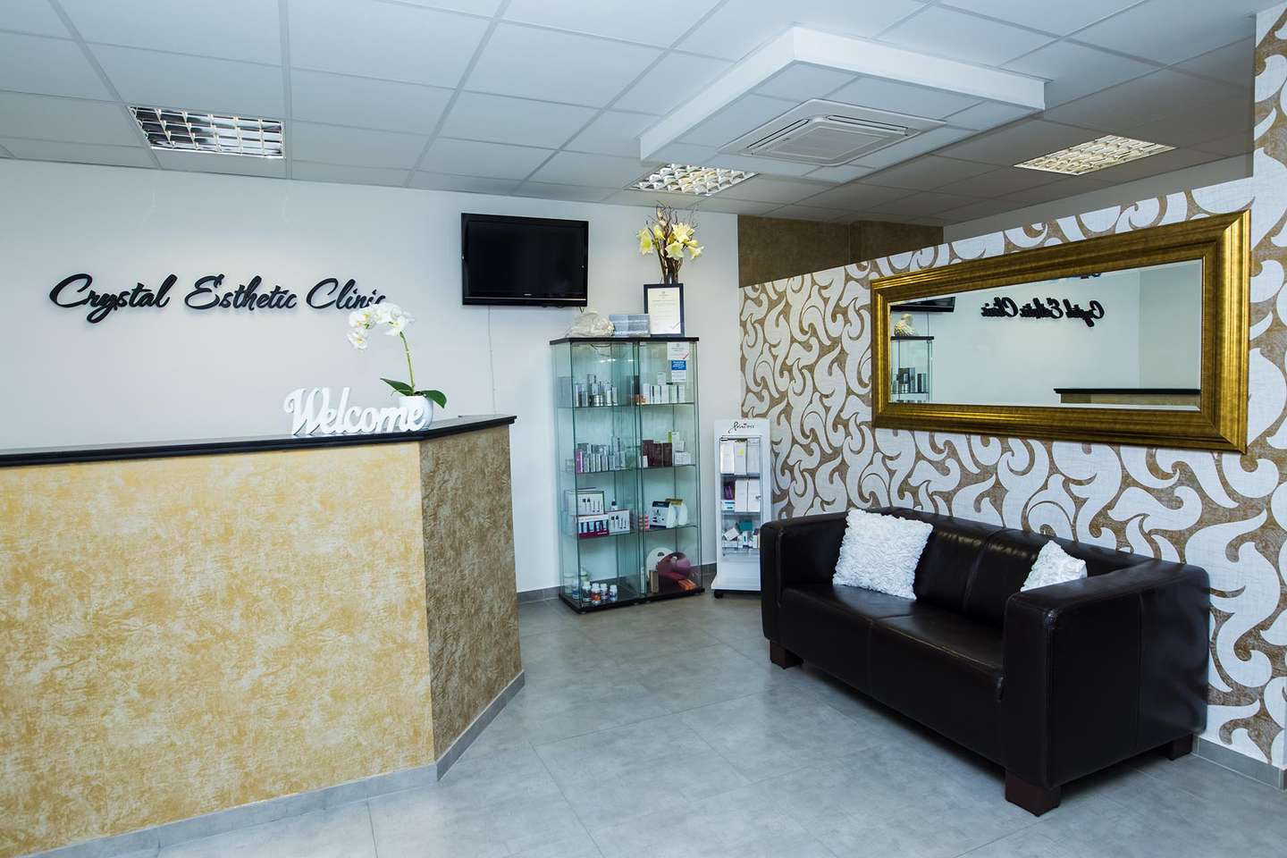 Medicínska frakčná mikroihličková rádiofrekvencia pre omladenie, pozdvihnutie kontúr, liečbu akné, jazvičiek a strií