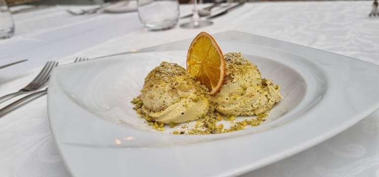 4-chodové menu s aperitívom v štýlovej reštaurácii Au Cafe