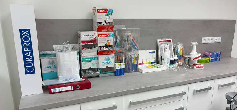 Dentálna hygiena a profesionálne bielenie na klinike Dentmedik