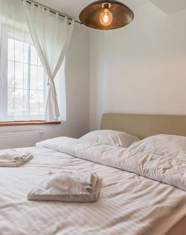 Ubytovanie  v 28 moderne zariadených, dvojlôžkových apartmánoch v 3 kategóriách