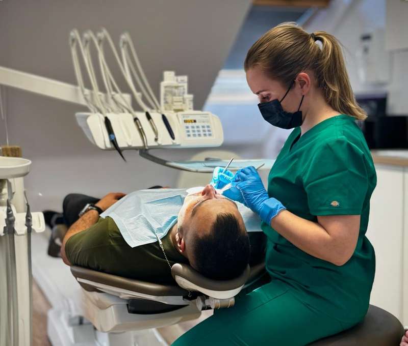 Dentálna hygiena a bielenie zubov v Olympia Dental Clinic v Prešove
