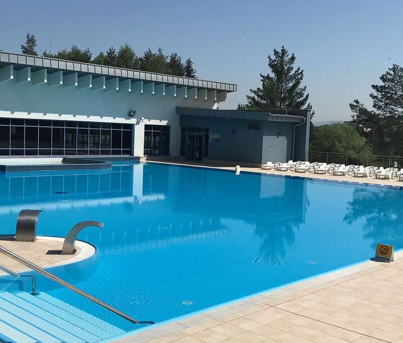 Uvoľnite svoje telo aj myseľ v termálnej liečivej vode v Holidayparku Kováčová
