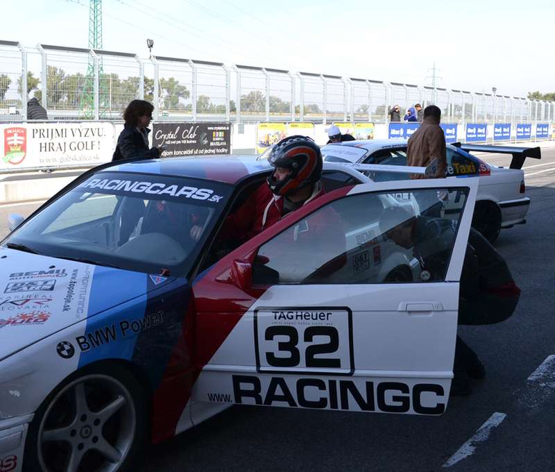 Pocítite úžasnú silu pod kapotou nadupaného Porsche 911 GT3 S2 alebo Porsche CAYMAN S