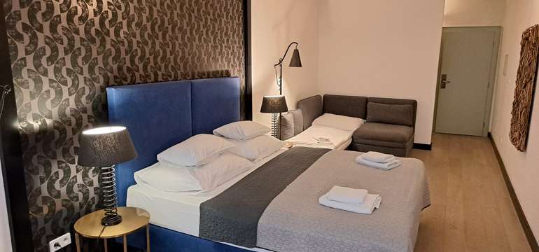 Dizajn dvojlôžková izba s balkónom, hotel Antik