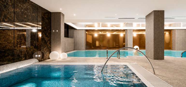 RM Hotel**** s polopenzí a wellness