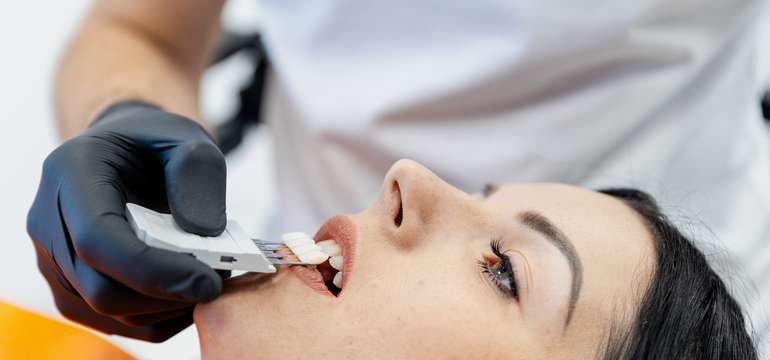 Digital Dental Clinic: vstupné vyšetrenie, dentálna hygiena, bielenie zubov