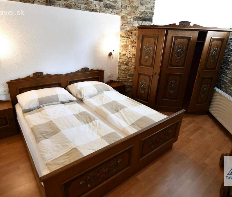 Ubytovanie v spodnom apartmáne DELUXE s 2 spálňami