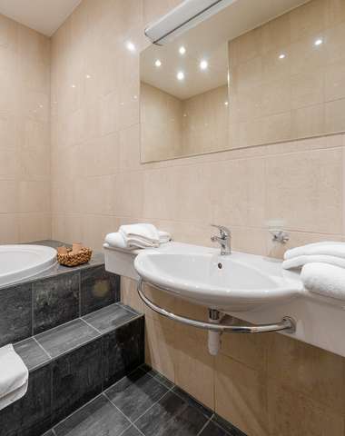  Hotel Granit Piešťany - kúpeľný ústav F. E. Scherera - Apartmán