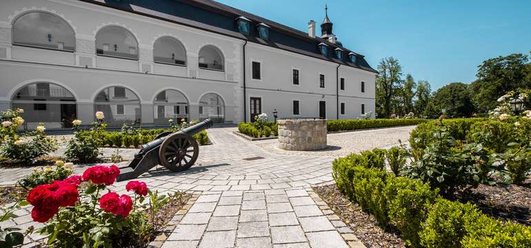 Málokde vás privíta taká atmosféra ako v kaštieli Château Appony****
