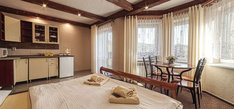 Apartmán s dvomi spálňami a balkónom (2+2)