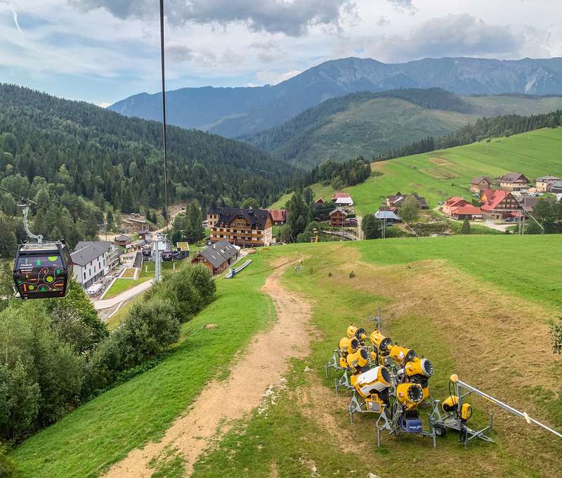 Chodník korunami stromov v Bachledke je prístupný pešo (45 min.) aj lanovkou