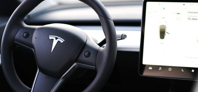 Interiér vozu Model 3 se nepodobá žádnému jinému automobilu