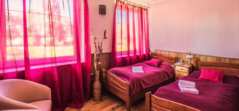 Štandardné izby penziónu Benátky*** majú TV, minibar a Wi-Fi