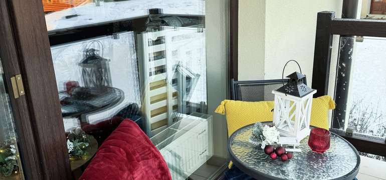 Balkón s výhľadom na okolité hory