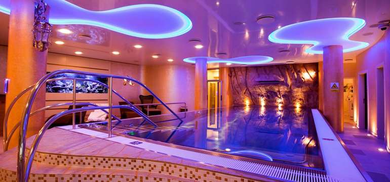 Jedinečnost 4* hotelu Ambiente doplňuje nejen jeho prostředí, ale i královské wellness