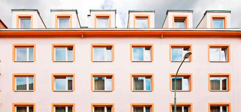 Z hotela Relax Inn**** ste v centre Prahy približne za 15 - 20 minút MHD