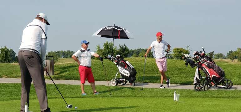 Intenzívny víkendový golfový kurz v Golf Club Welten v Báči