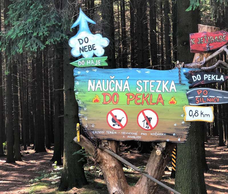 Během procházky naučnou stezkou zažijí děti velká dobrodružství