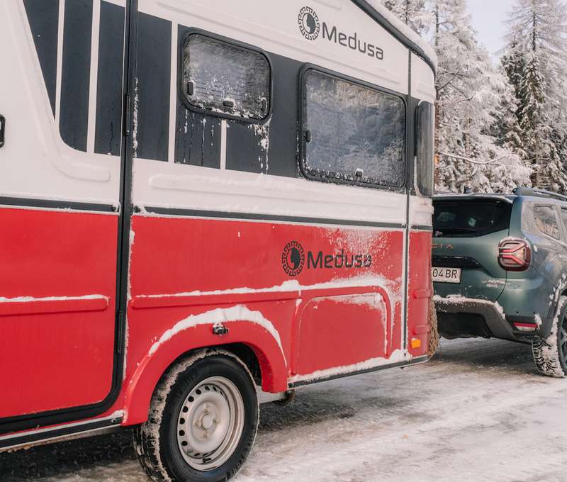 Karavan Medusa 375
