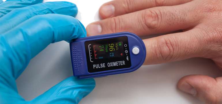 Pulzný oxymeter, šnúrka na zápästie a doručenie zdarma