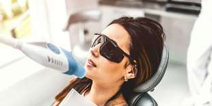 Neperoxidové šetrné bielenie zubov