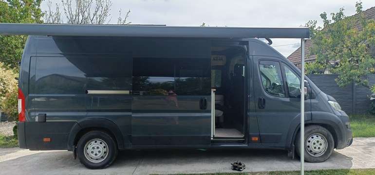 Či už plánujete víkend v lese alebo roadtrip po Európe, domov na kolesách máte stále so sebou