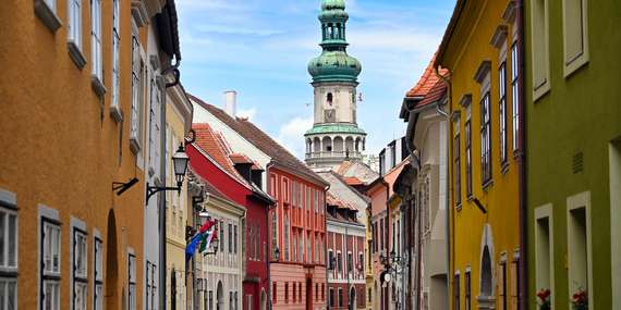 Zámok Esterházy vo Fertőde a historický Sopron s cestovnou kanceláriou Travelholic/Maďarsko - Fertőd