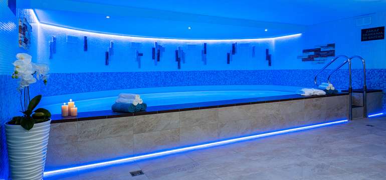 Horúce wellness a noc s raňajkami pre dvoch vo WX Hoteli*** v Bratislave