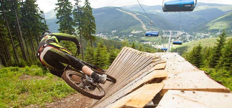 Odvážnější cyklisté si mohou užít Bike Park Špindl